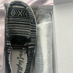 Gypsy Jazz Chaska 2 shoes. Size 8. NIB